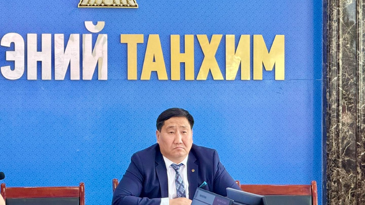 ХЭРЛЭН СУМЫН ОНЦГОЙ КОМИСС ХУРАЛДЛАА.