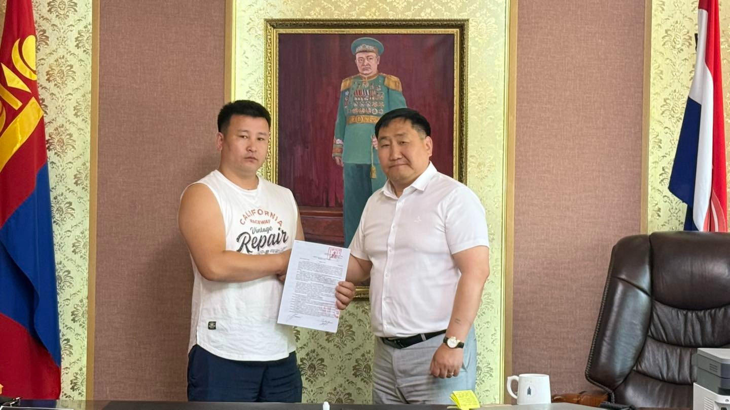 ХОРШОО ХӨГЖҮҮЛЭХ САНГИЙН ЗЭЭЛ ОЛГОЛТЫН ГЭРЭЭ БАЙГУУЛЖ, ЗЭЭЛ ОЛГОЛТЫН ҮЙЛ АЖИЛЛАГАА ХИЙЖ БАЙНА.