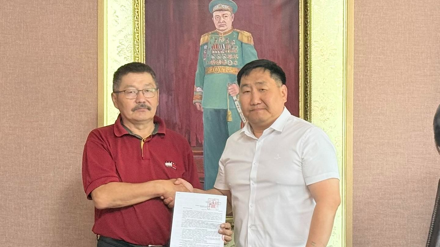 ХОРШОО ХӨГЖҮҮЛЭХ САНГИЙН ЗЭЭЛ ОЛГОЛТЫН ГЭРЭЭ БАЙГУУЛЖ, ЗЭЭЛ ОЛГОЛТЫН ҮЙЛ АЖИЛЛАГАА ХИЙЖ БАЙНА.
