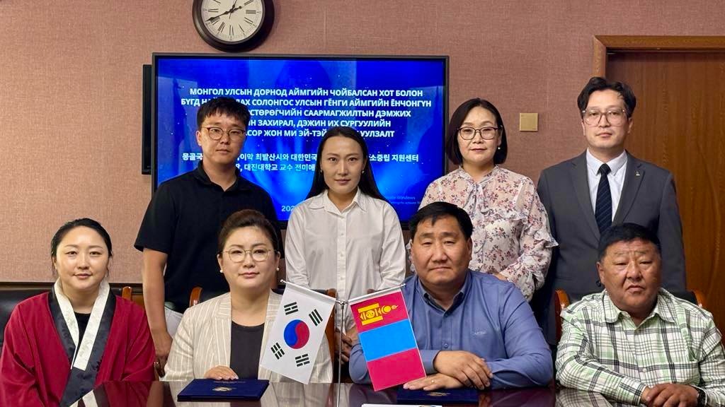 “НОГООН ХОТ- ЧОЙБАЛСАН” ТӨСӨЛТЭЙ ХАМТРАН АЖИЛЛАХ САНАМЖ БИЧИГТ ГАРЫН ҮСЭГ ЗУРЛАА.  