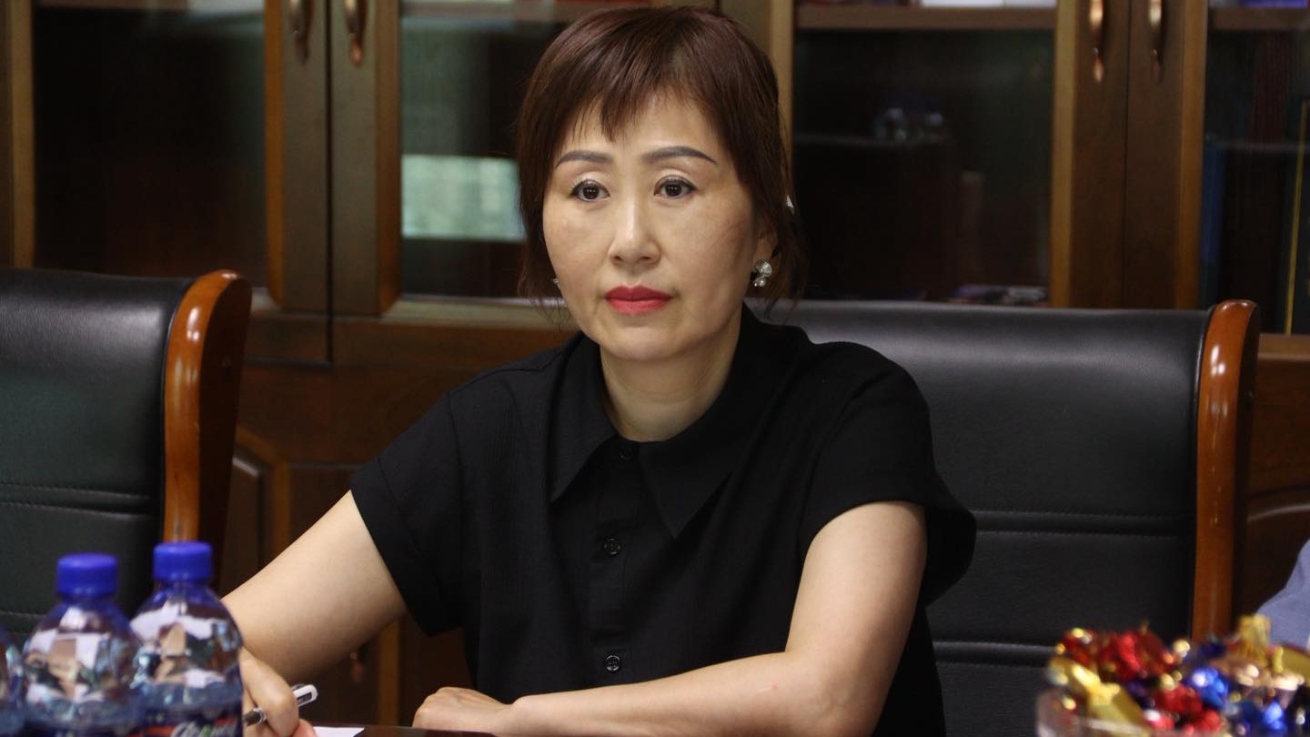 БҮГД НАЙРАМДАХ ХЯТАД АРД УЛСЫН ӨВӨРМОНГОЛЫН ӨӨРТӨӨ ЗАСАХ ОРНЫ МАНЖУУР ХОТЫН ТӨЛӨӨЛЛИЙГ ХҮЛЭЭН АВЧ УУЛЗЛАА. 