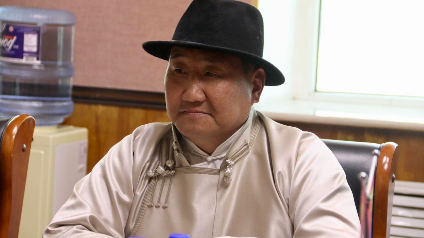 БҮГД НАЙРАМДАХ ХЯТАД АРД УЛСЫН ӨВӨРМОНГОЛЫН ӨӨРТӨӨ ЗАСАХ ОРНЫ МАНЖУУР ХОТЫН ТӨЛӨӨЛЛИЙГ ХҮЛЭЭН АВЧ УУЛЗЛАА. 