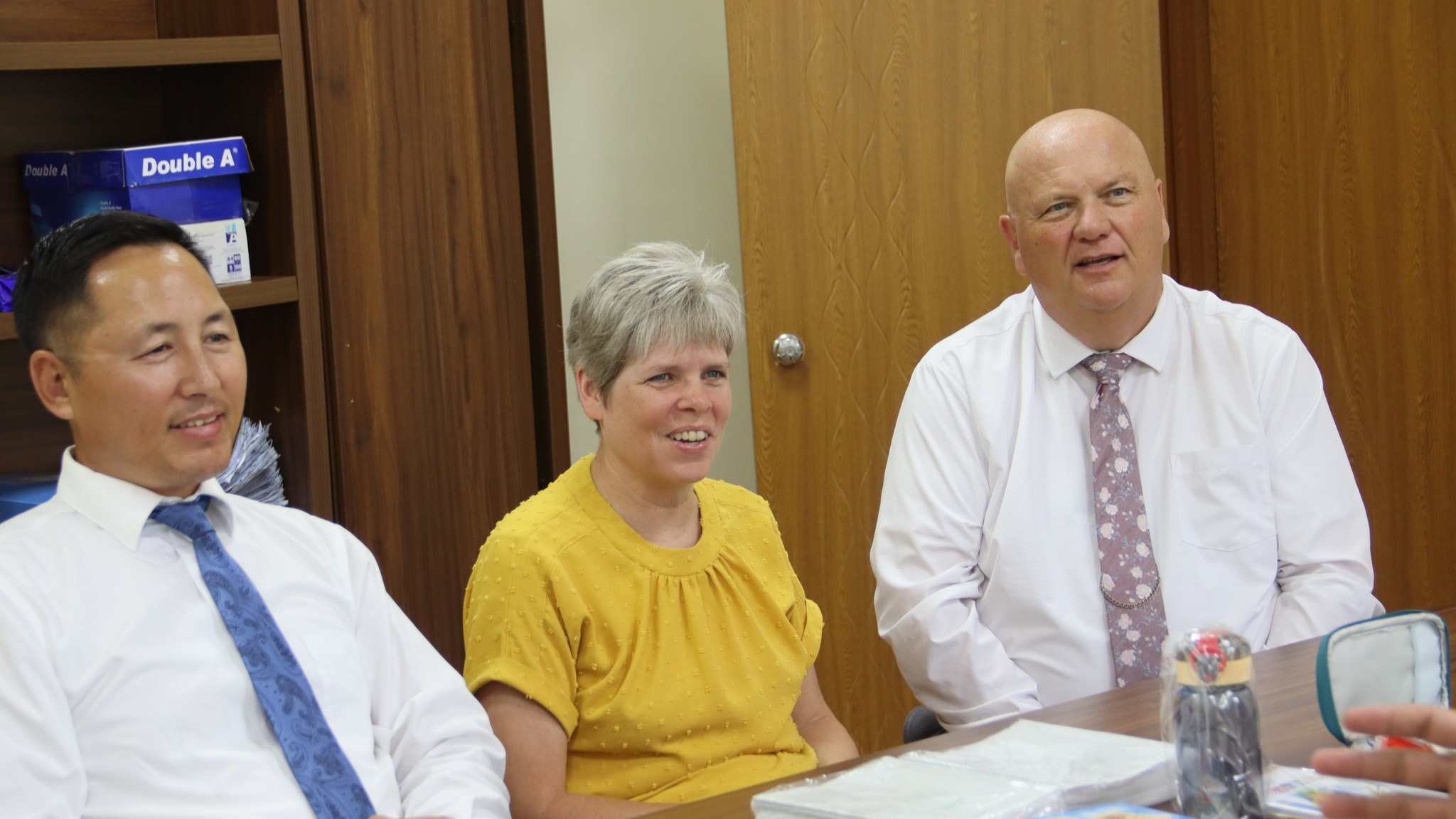 ДЭЗЭРЭТ ОЛОН УЛСЫН ЭНЭРЛИЙН БАЙГУУЛЛАГЫН ТӨЛӨӨЛЛИЙГ ХҮЛЭЭН АВЧ УУЛЗЛАА. 