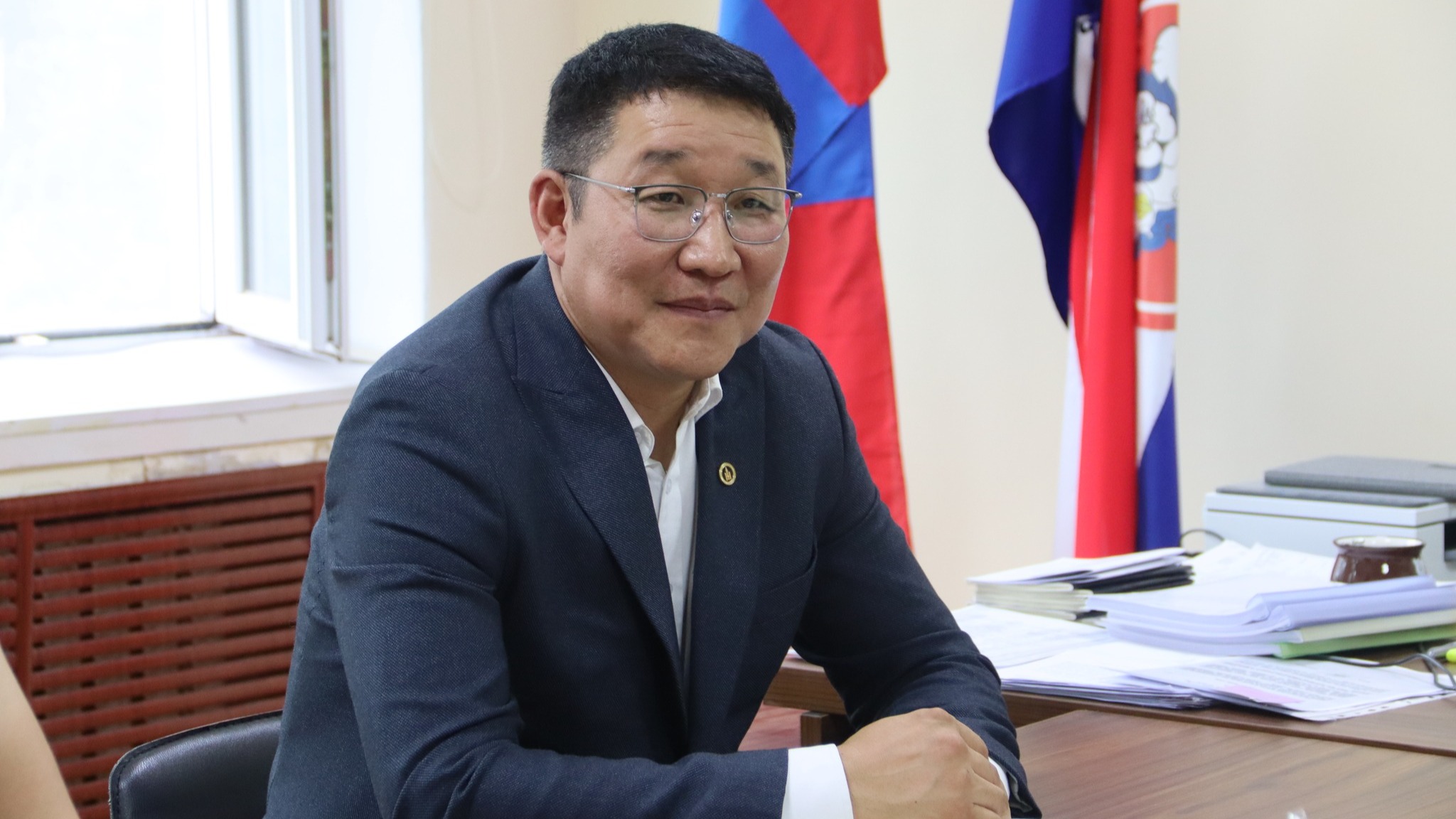 ДЭЗЭРЭТ ОЛОН УЛСЫН ЭНЭРЛИЙН БАЙГУУЛЛАГЫН ТӨЛӨӨЛЛИЙГ ХҮЛЭЭН АВЧ УУЛЗЛАА. 