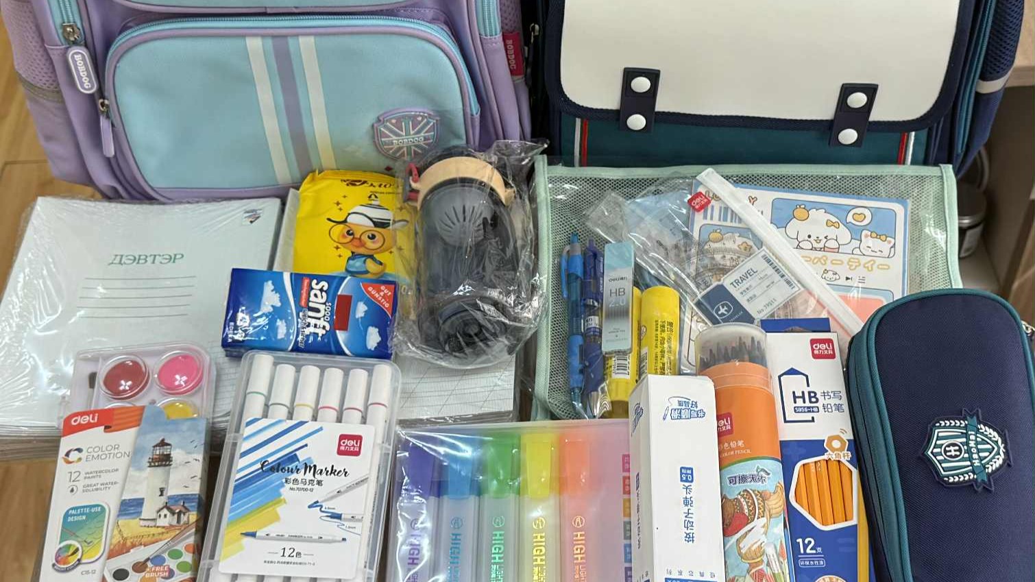 ЗОРИЛТОТ БҮЛГИЙН 120 ХҮҮХДЭД ИЖ БҮРЭН ХИЧЭЭЛИЙН ХЭРЭГСЛИЙН ДЭМЖЛЭГ ҮЗҮҮЛЛЭЭ.