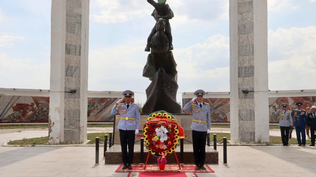 ЦЭЦЭГ ӨРГӨХ ЁСЛОЛД ОРОЛЦЛОО. 