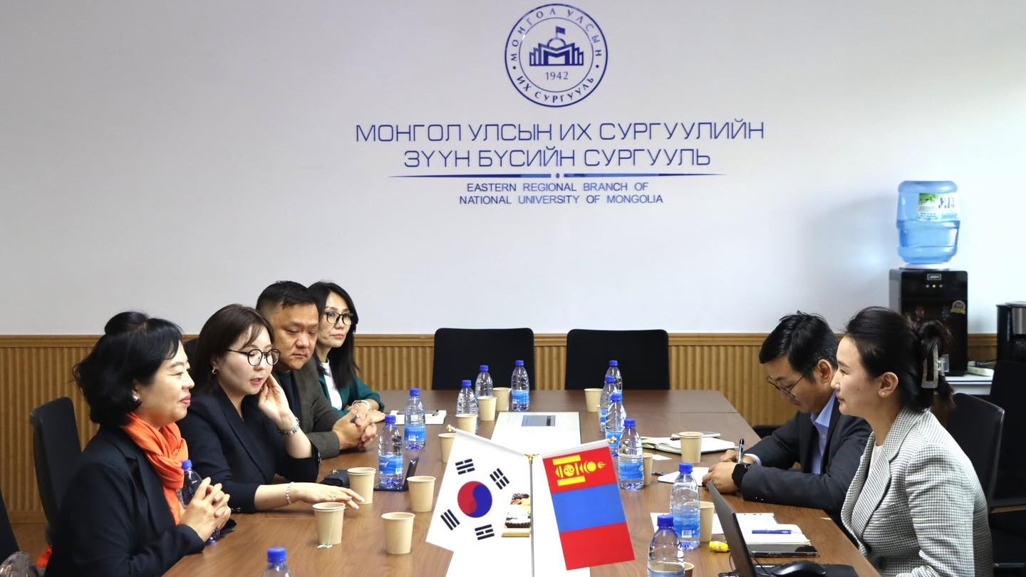 МУИС-ИЙН ЗҮҮН БҮСИЙН СУРГУУЛЬ БОЛОН ДОРНОД ПОЛИТЕХНИКИЙН КОЛЛЕЖ НЬ БНСУ-ЫН КВАНЖУ ИХ СУРГУУЛЬТАЙ ХАМТЫН АЖИЛЛАГААНЫ  ЗӨВШИЛЦӨЛД ГАРЫН ҮСЭГ ЗУРЛАА.