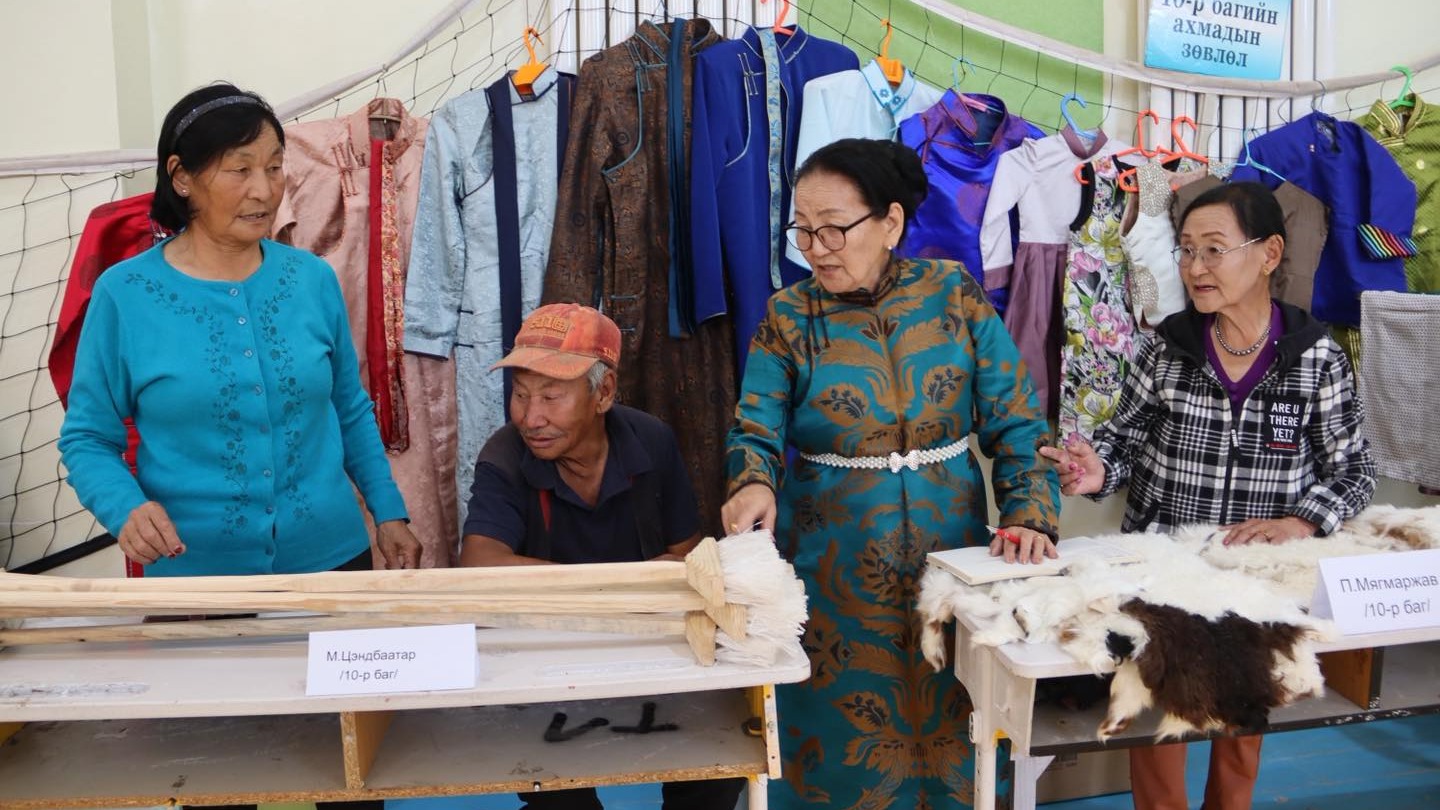 “АХМАДЫН БҮТЭЭЛ – БИДНИЙ БАХАРХАЛ”  ҮЗЭСГЭЛЭН ХУДАЛДАА ЗОХИОН БАЙГУУЛАГДЛАА.
