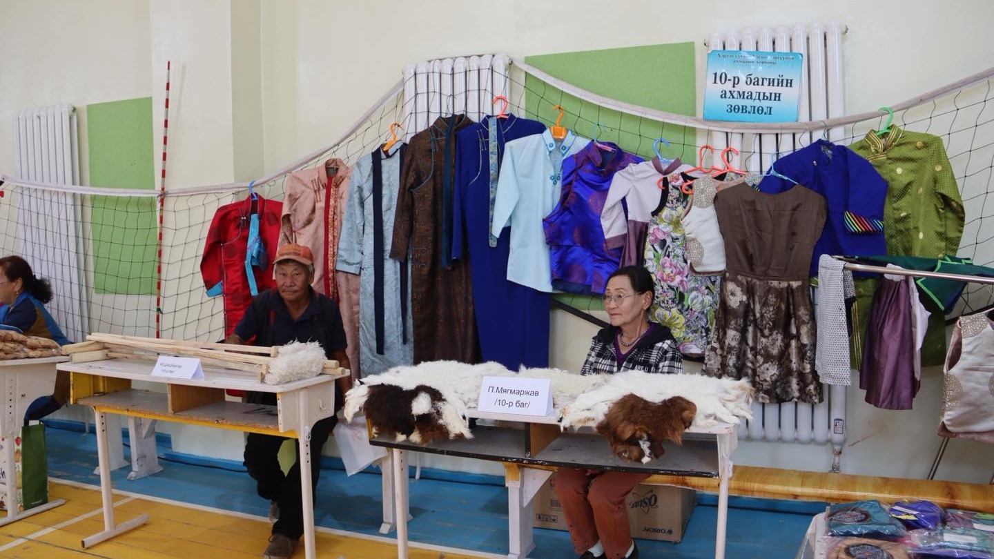 “АХМАДЫН БҮТЭЭЛ – БИДНИЙ БАХАРХАЛ”  ҮЗЭСГЭЛЭН ХУДАЛДАА ЗОХИОН БАЙГУУЛАГДЛАА.