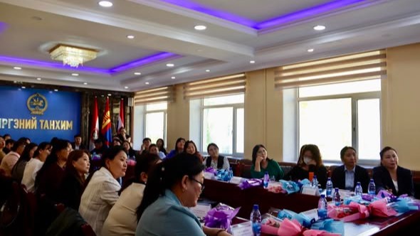 БОЛОВСРОЛЫН САЛБАРЫН ЗӨВЛӨЛДӨХ УУЛЗАЛТЫГ ЗОХИОН БАЙГУУЛЛАА.