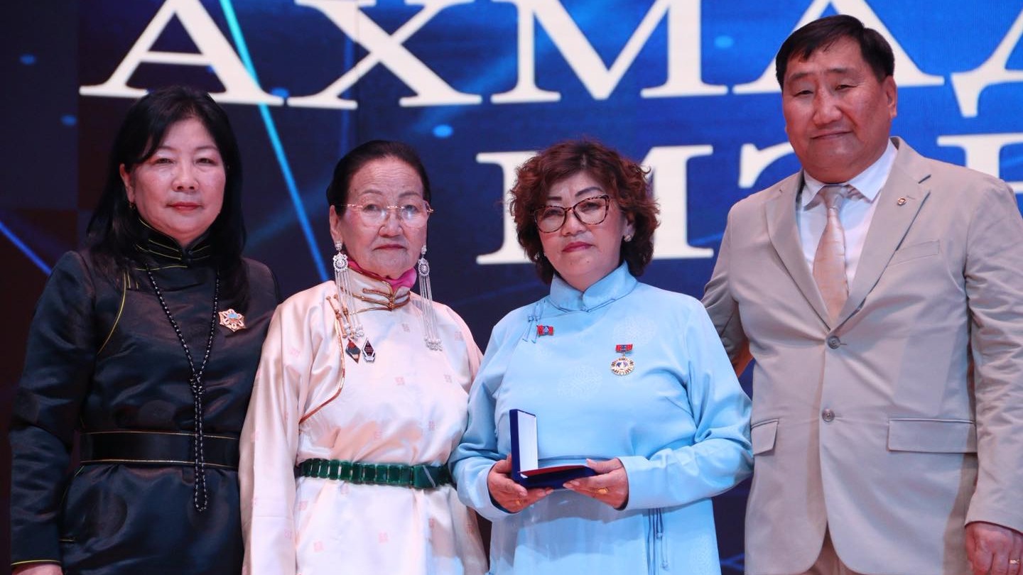 АХМАДЫН БАЯРЫН ӨДРИЙГ ТОХИОЛДУУЛАН БАЯРЫН ХУРАЛ ЗОХИОН БАЙГУУЛАГДЛАА.