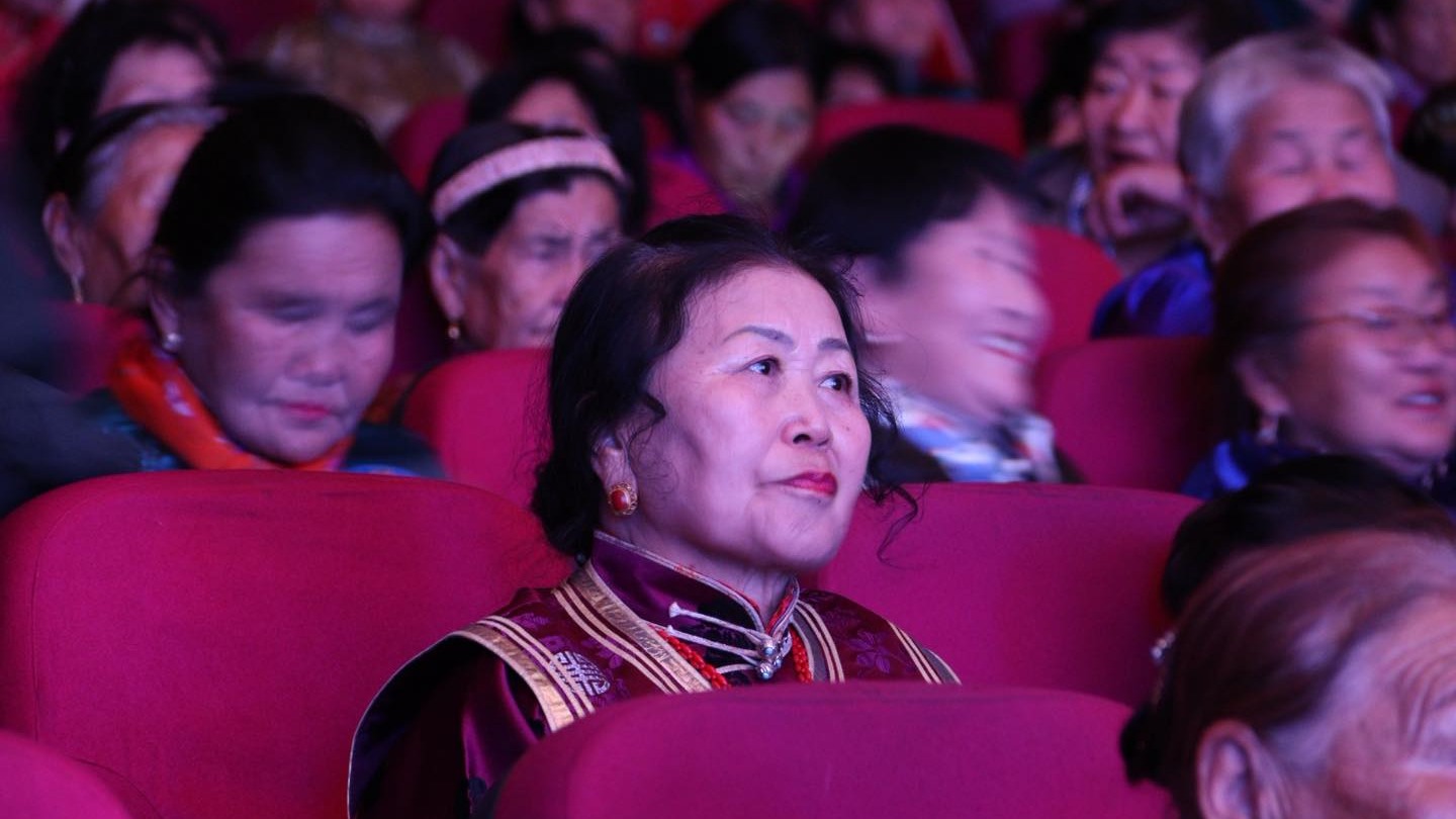 АХМАДЫН БАЯРЫН ӨДРИЙГ ТОХИОЛДУУЛАН БАЯРЫН ХУРАЛ ЗОХИОН БАЙГУУЛАГДЛАА.