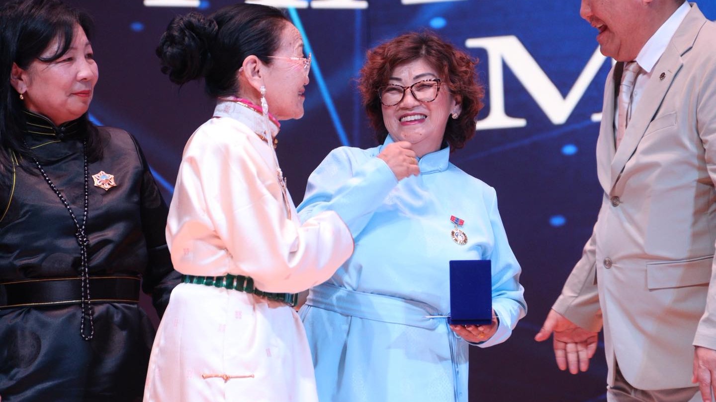 АХМАДЫН БАЯРЫН ӨДРИЙГ ТОХИОЛДУУЛАН БАЯРЫН ХУРАЛ ЗОХИОН БАЙГУУЛАГДЛАА.