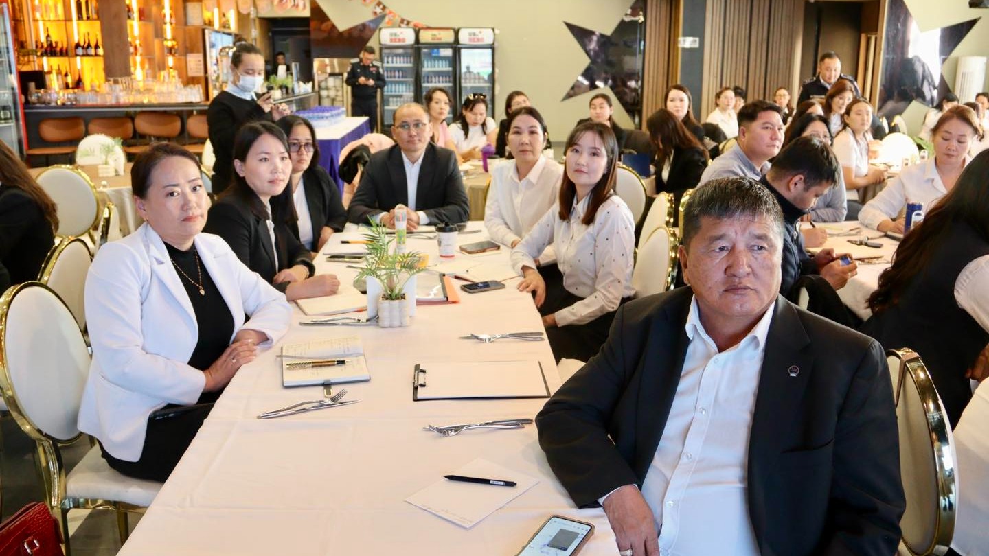 ХАМТАРСАН БАГИЙН ГИШҮҮДИЙН МЭРГЭЖЛИЙН ЧАДВАР, ХАМТЫН АЖИЛЛАГААГ САЙЖРУУЛАХ КЕЙС СУРГАЛТ ЗОХИОН БАЙГУУЛЖ БАЙНА. 