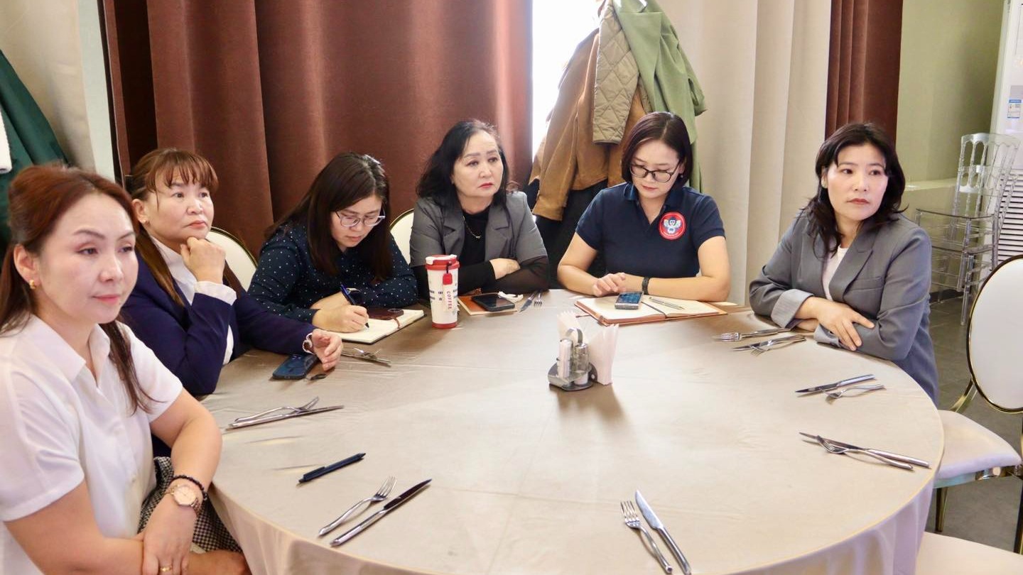 ХАМТАРСАН БАГИЙН ГИШҮҮДИЙН МЭРГЭЖЛИЙН ЧАДВАР, ХАМТЫН АЖИЛЛАГААГ САЙЖРУУЛАХ КЕЙС СУРГАЛТ ЗОХИОН БАЙГУУЛЖ БАЙНА. 