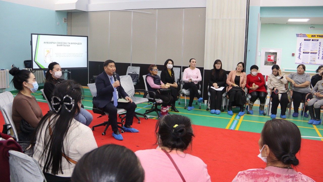ХӨГЖЛИЙН БЭРХШЭЭЛТЭЙ ИРГЭД БОЛОН ТЭДНИЙ АСРАН ХАМГААЛАГЧИДТАЙ УУЛЗАЛТ ЗОХИОН БАЙГУУЛЖ,  ТУЛГАМДАЖ БУЙ АСУУДЛЫН ТАЛААР ХЭЛЭЛЦЛЭЭ