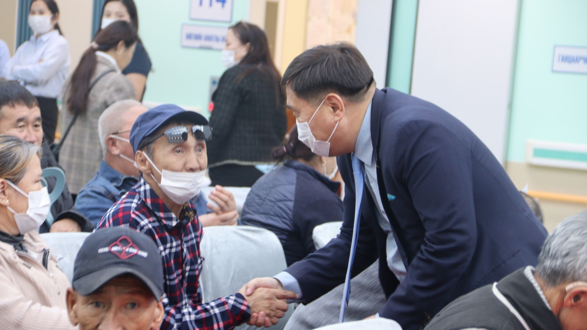 ХӨГЖЛИЙН БЭРХШЭЭЛТЭЙ ИРГЭД БОЛОН ТЭДНИЙ АСРАН ХАМГААЛАГЧИДТАЙ УУЛЗАЛТ ЗОХИОН БАЙГУУЛЖ,  ТУЛГАМДАЖ БУЙ АСУУДЛЫН ТАЛААР ХЭЛЭЛЦЛЭЭ