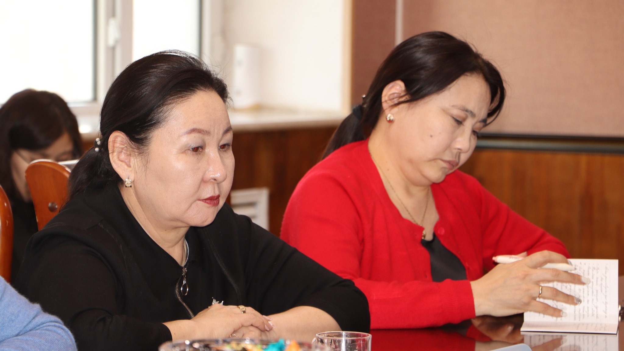 УЛААНБУРХАН ӨВЧНИЙ ХАЛДВАР БҮРТГЭГДСЭНТЭЙ ХОЛБОГДУУЛАН СУМЫН  ОНЦГОЙ КОМИСС ХУРАЛДАЖ, АВАХ АРГА ХЭМЖЭЭНИЙ ТАЛААР ХЭЛЭЛЦЛЭЭ