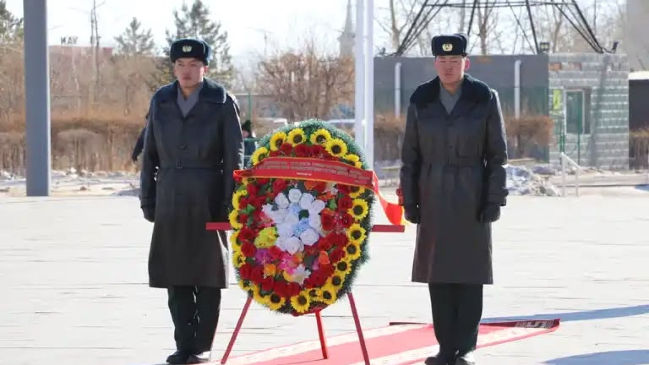 МАРШАЛ ХОРЛООГИЙН ЧОЙБАЛСАНГИЙН ХӨШӨӨНД ХҮНДЭТГЭЛ ҮЗҮҮЛЛЭЭ.