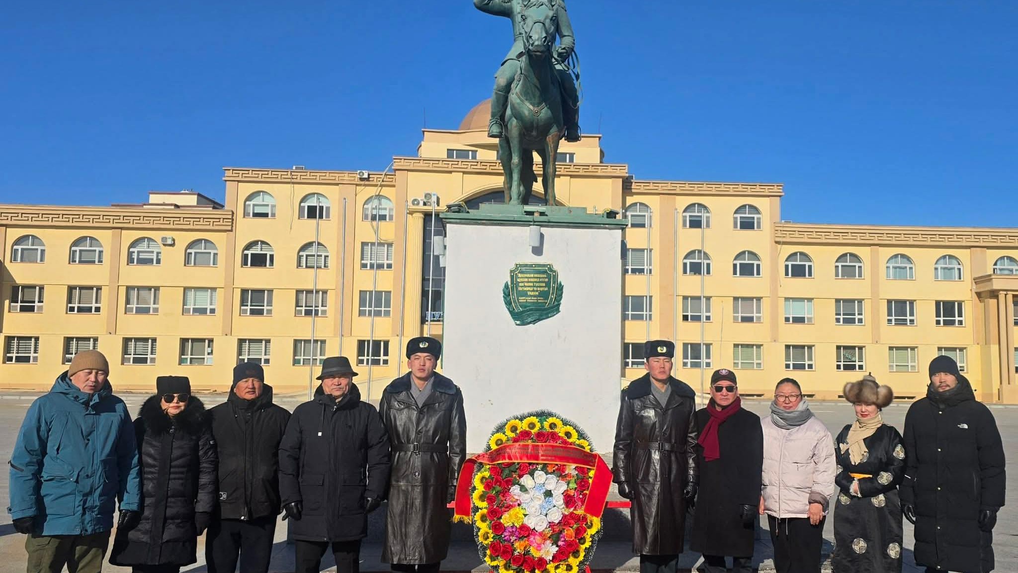 МАРШАЛ ХОРЛООГИЙН ЧОЙБАЛСАНГИЙН ХӨШӨӨНД ХҮНДЭТГЭЛ ҮЗҮҮЛЛЭЭ.